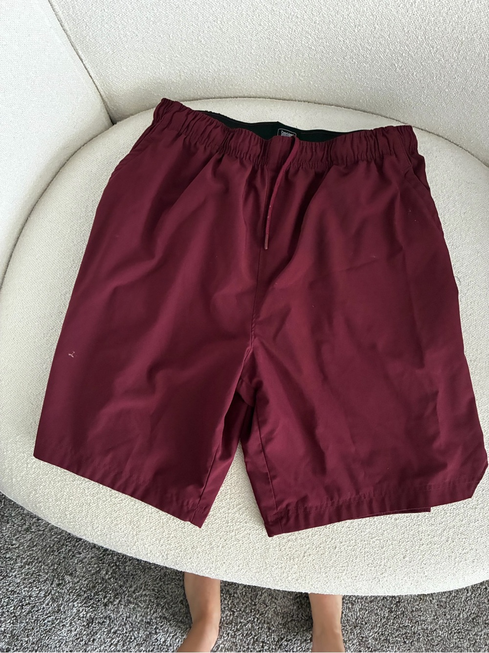 Men's Athletic Drawstring Shorts in Burgundy
